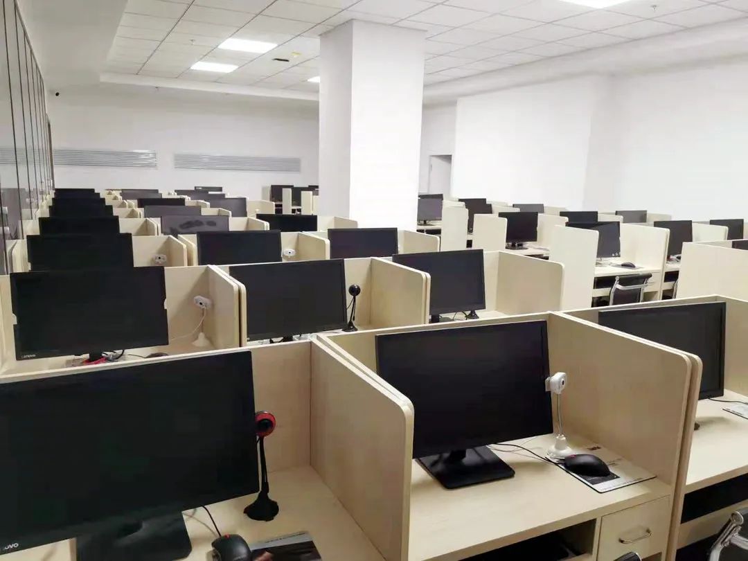 計(jì)算機(jī)網(wǎng)絡(luò)教室 計(jì)算機(jī)網(wǎng)絡(luò)教室